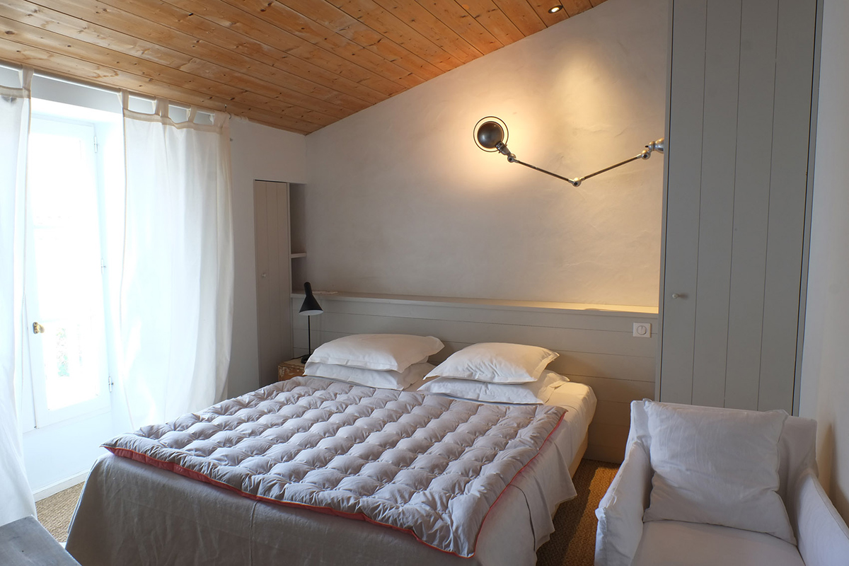Chambre avec lit double Chambre avec vue sur venelle Ile de Ré - Hotel Le Senechal