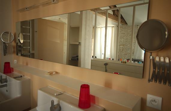 Salle d'eau en loft pres de La Rochelle - Hôtel le Sénéchal