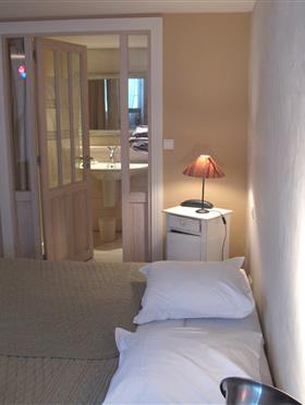 Hotel Ile de Ré avec chambres de caractère confortable dans un hotel de charme Ars en Ré
