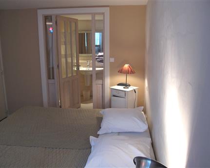 Hotel Ile de Ré avec chambres de caractère confortable dans un hotel de charme Ars en Ré