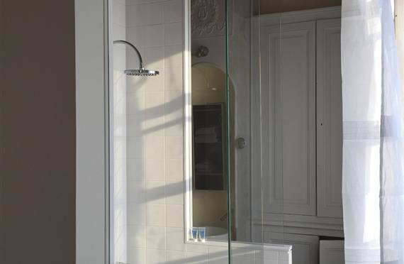 Hotel Ile de ré avec chambre elegante Chambre 20 Salle de bain avec douche